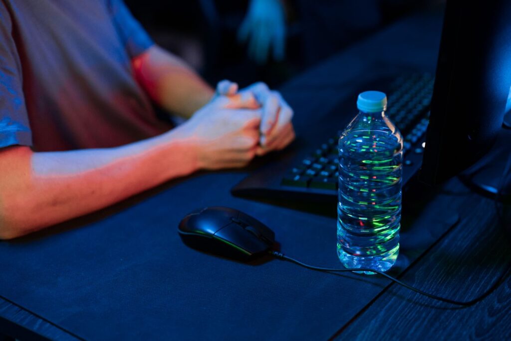 FPS aim training mouse sensitivity grip daily routine improvement 2026