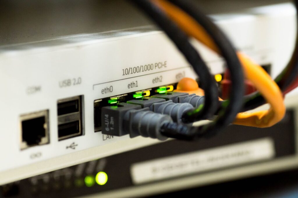 WiFi 7 vs WiFi 6 gaming router comparison 2026 latency bandwidth